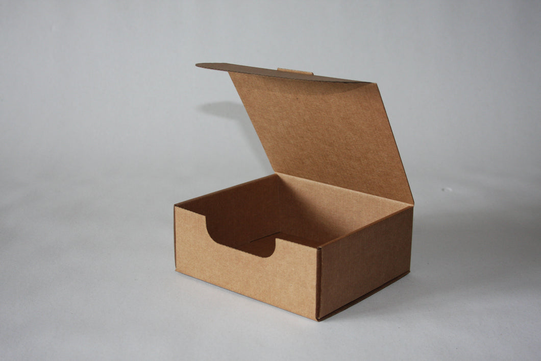 Box with folding lid (144x129x57)